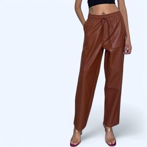 Daisy Faux Leather Pants 🤎